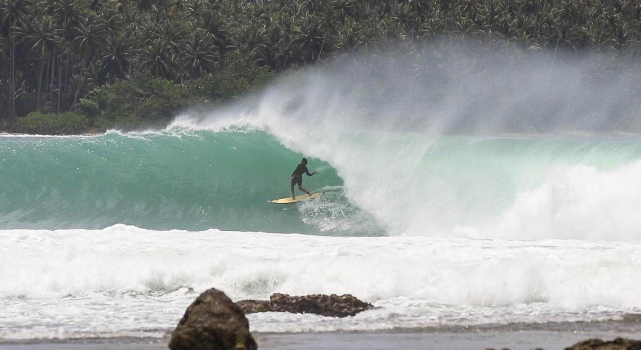 Nias Surf Stay Lagudri ภายนอก รูปภาพ